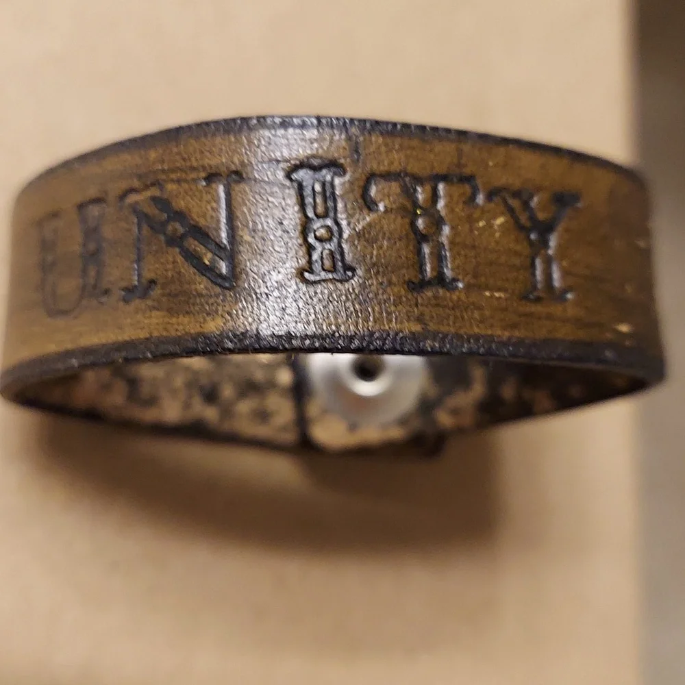 Two bracelets - Picture 2 of 4